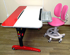 Детское кресло Duorest DR-218 и компьютерный стол для рабочего места Вашего ребёнка