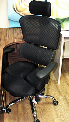 Ортопедическое кресло для работы за письменным столом