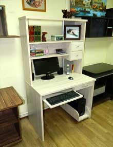Письменный стол с надстройкой