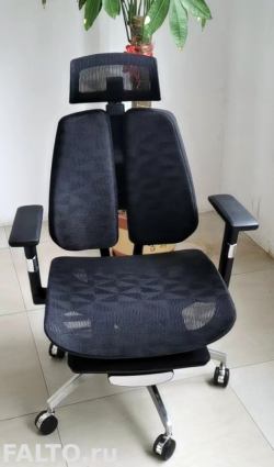 Ортопедическое кресло с подножкой