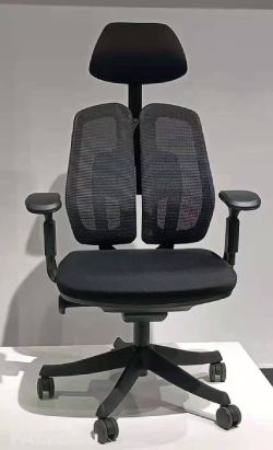 Черное кресло Falto-Orto Bionic