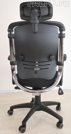 Эргономичное кресло Cobra в черной обивке