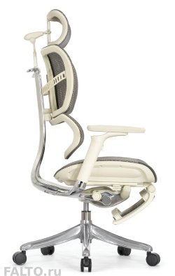 Светлое кресло Fly с подножкой