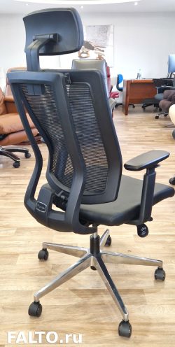 Эргономичное кресло Falto-Promax в белом пластике