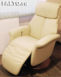Светлое раскладное кресло Relax Lotus