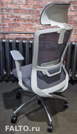 Комфортное кресло с сетчатой спинкой Falto WH-6258-1